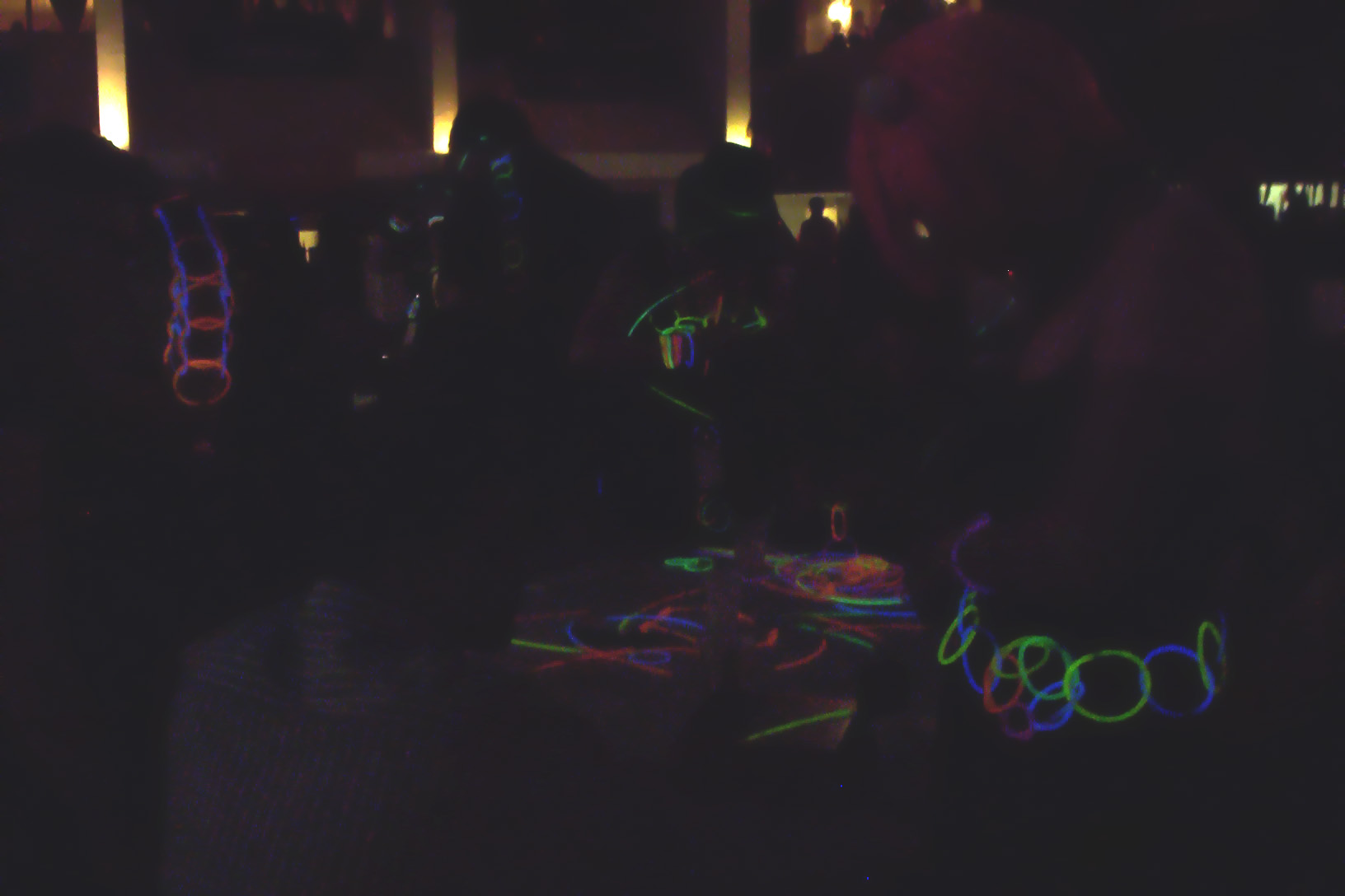 Image of thatcoolglowsticktable.jpg