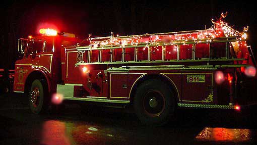Image of xmaslightsonfireengineleft.jpg