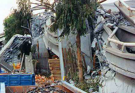 Image of buildingcollapseclose.jpg
