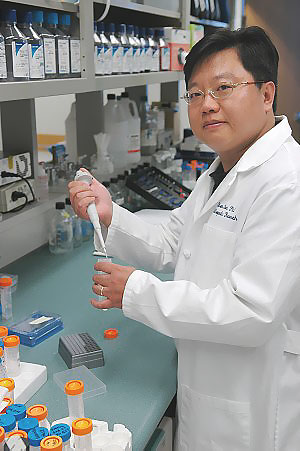 Image of labtech.jpg