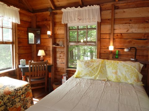Image of cabinbedroom2.jpg