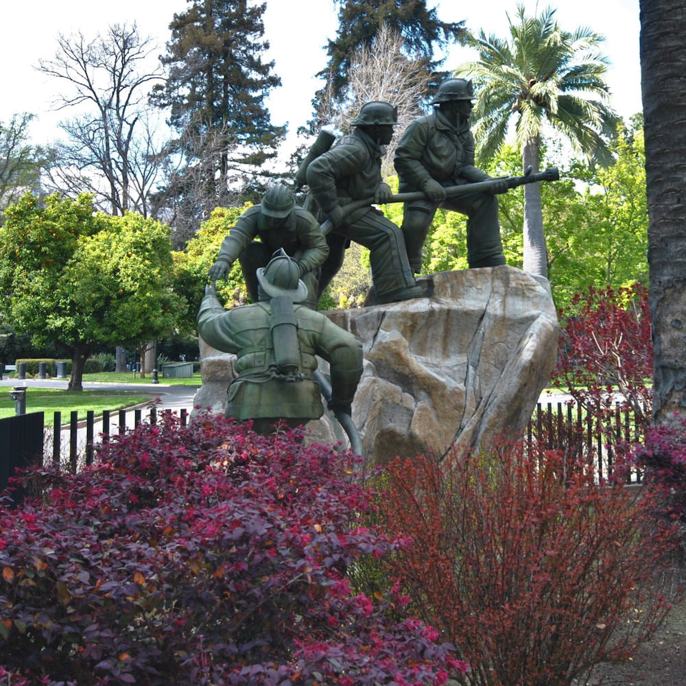 Image of fire_fighter_memorial_square.jpg