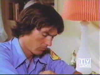 Image of gagetreatlamplookdown.jpg