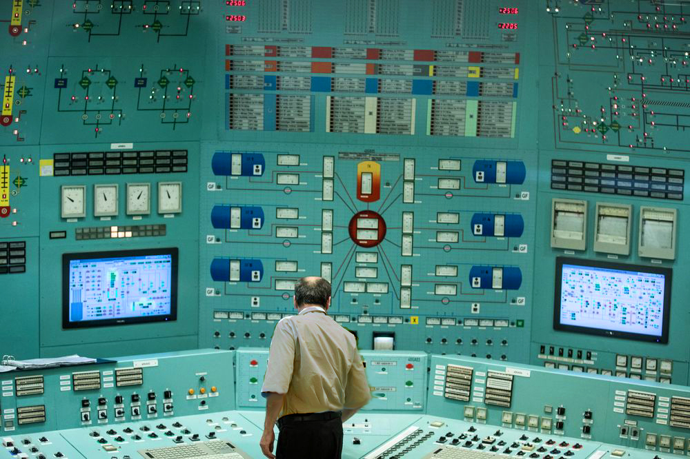 Image of powerplantcontrolroom.jpg