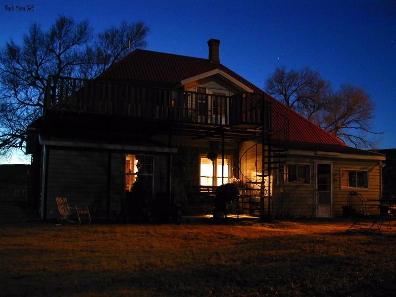 Image of ranchhouse.jpg