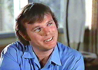 Image of roygrinlounge.jpg