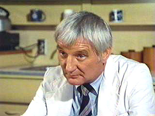 Image of joecloseattable.jpg