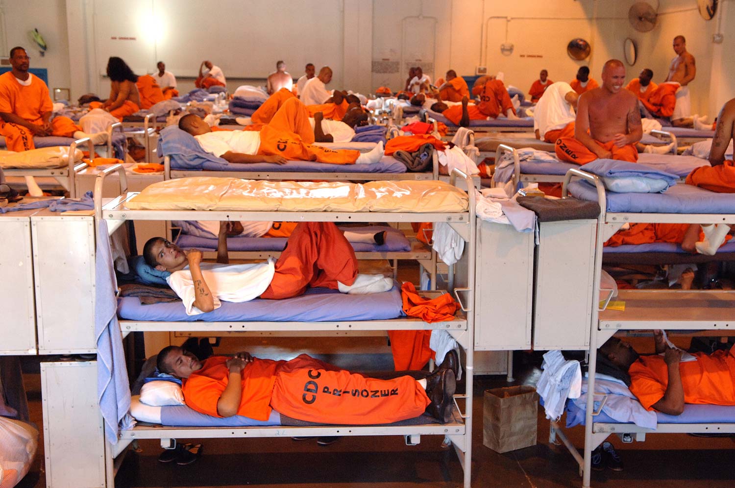 Image of lacoprisoners.jpg