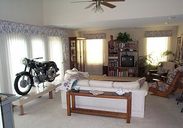 Image of livingroom.jpg