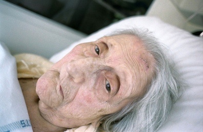 Image of oldwomanliedown.jpg