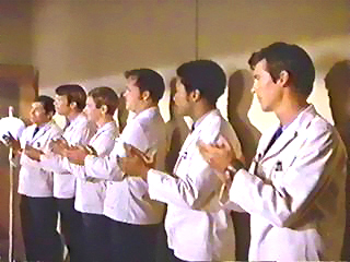 Image of paramedicstudentsclapping.jpg